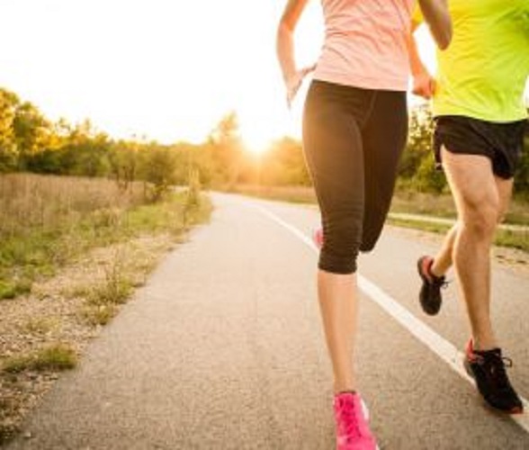 6 kiểu làm mát bạn phải làm sau khi chạy bộ