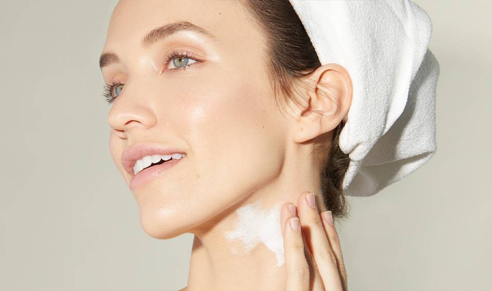 Bôi kem chống nắng