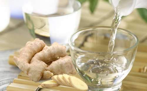 Cách làm rượu gừng giảm mỡ thừa ở vùng bụng