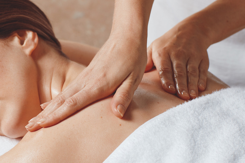 Chuẩn bị trước khi tiến hành massage cổ