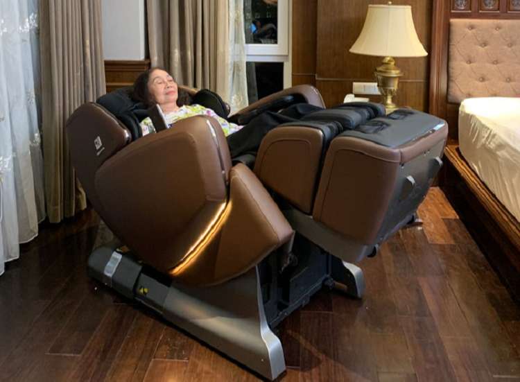 Có nên mua ghế massage cho người cao tuổi không?