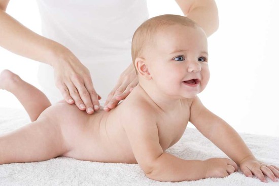 Khi nào là thời điểm thích hợp để tiến hành massage cho bé
