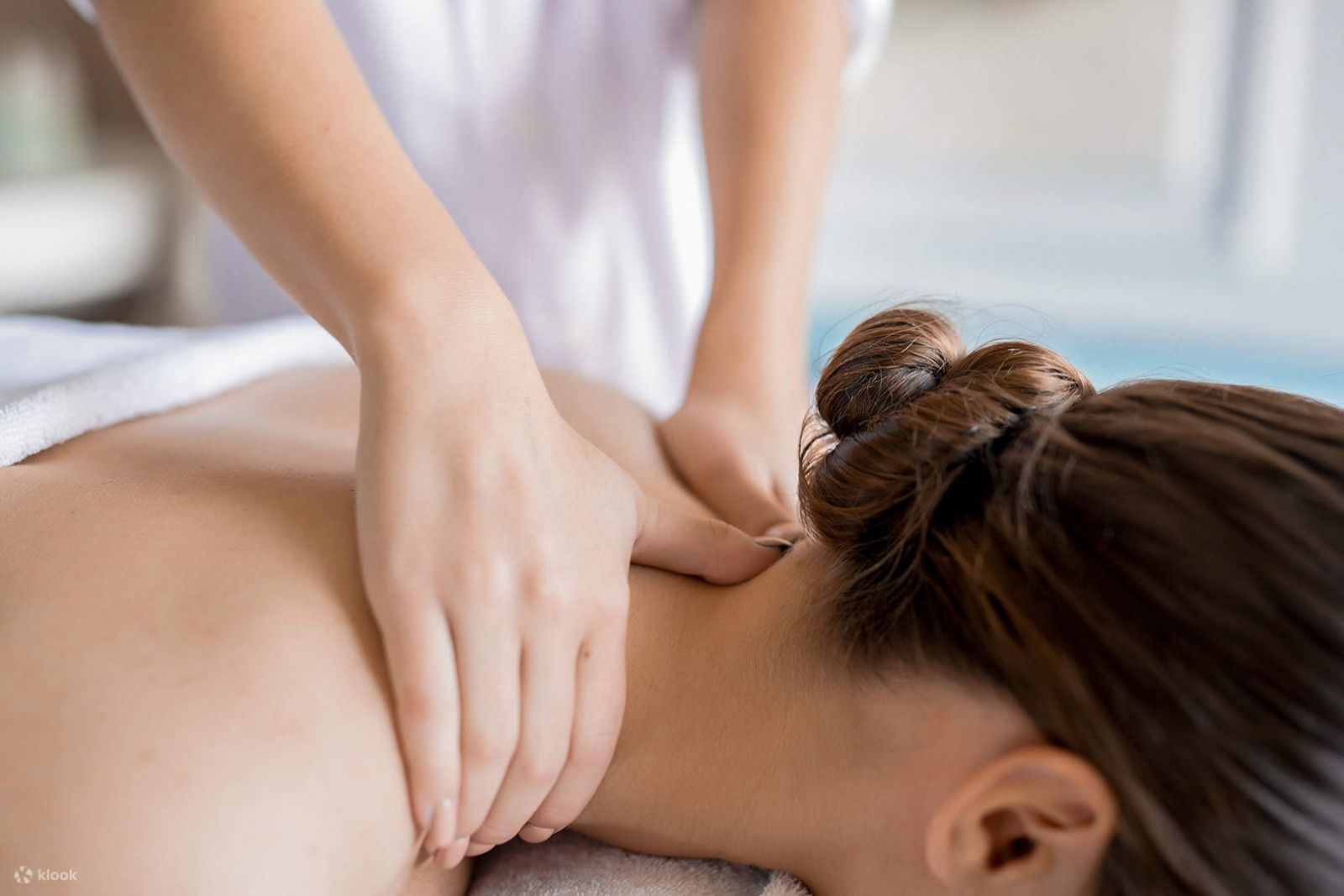 Khỏe đẹp hơn mỗi ngày với phương pháp massage cổ