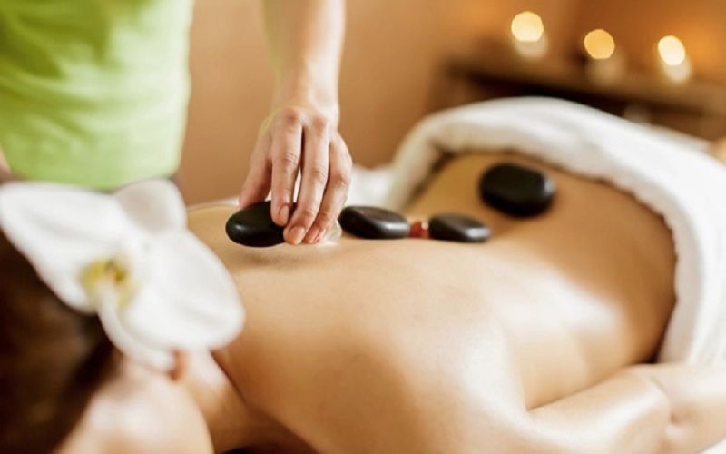 Lợi ích khi massage với đá nóng