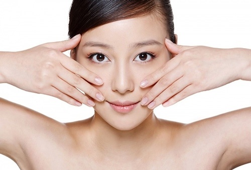 Massage thu hẹp lỗ chân lông