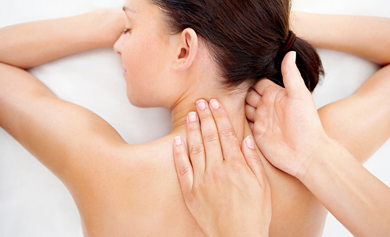 Massage trị vôi hóa đốt sống cổ