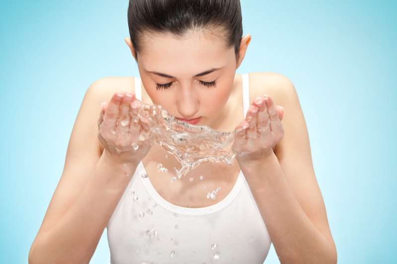 Vệ sinh da mặt sạch