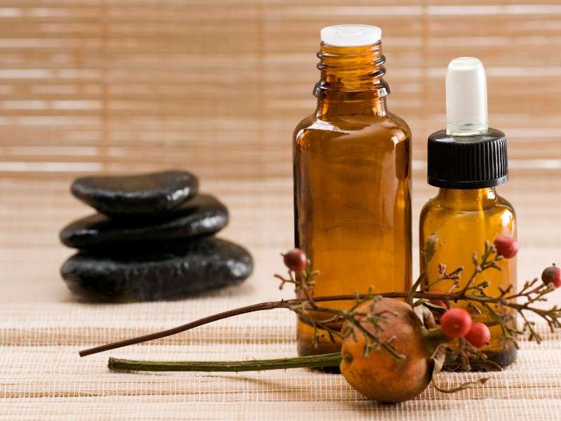 Xông hơi mặt và massage với tinh dầu