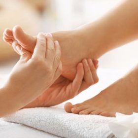 Những Điều Cần Biết Về Massage Bàn Chân Giảm Ho