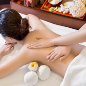 Phương Pháp Massage Giúp Giảm Đau Trong Thời Kỳ Đèn Đỏ