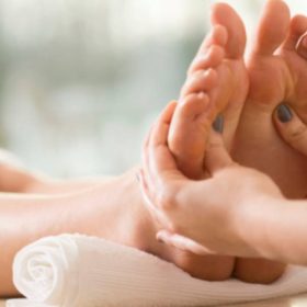 Massage Và Luyện Tập Để Đôi Chân Được Khỏe Khoắn