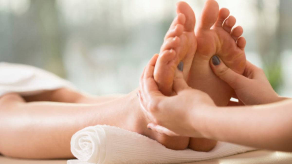 Massage Và Luyện Tập Để Đôi Chân Được Khỏe Khoắn