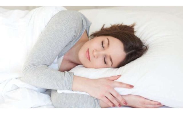 Massage Và Cách Giúp Bạn Thức Khuya Mà Không Mọc Mụn