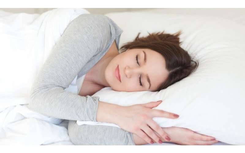 Massage Và Cách Giúp Bạn Thức Khuya Mà Không Mọc Mụn