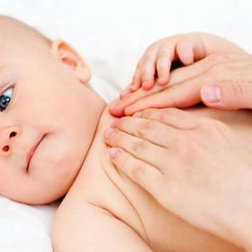 Phương Pháp Massage Đúng Cách Cho Bé Yêu