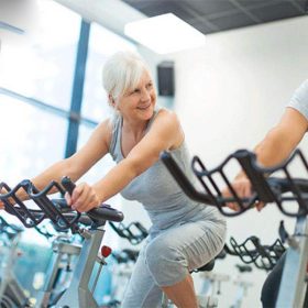 Hướng dẫn cách chọn mua xe đạp tập cho người già bạn nên biết