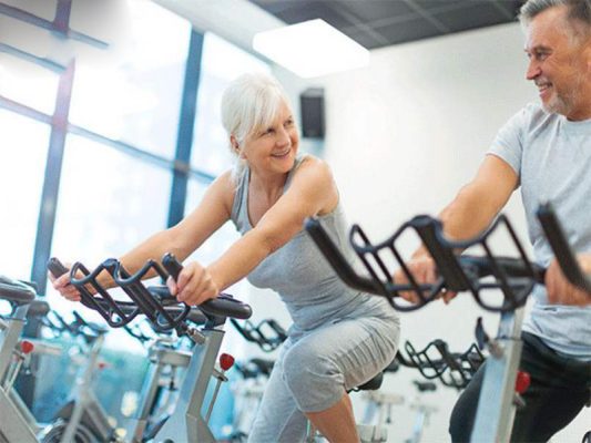 Hướng dẫn cách chọn mua xe đạp tập cho người già bạn nên biết