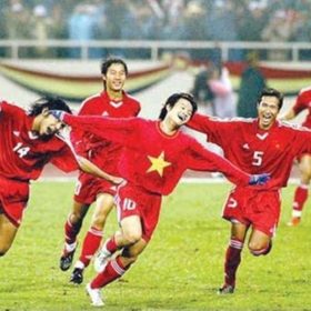 Cầu thủ Phạm văn Quyến - cậu bé vàng ở năm đầu thế kỷ 21