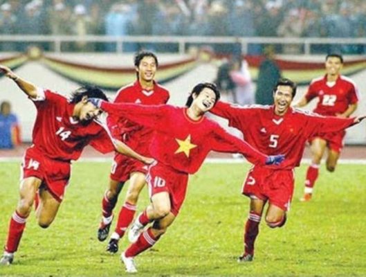 Cầu thủ Phạm văn Quyến - cậu bé vàng ở năm đầu thế kỷ 21