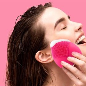 Có nên dùng máy rửa mặt? Công dụng của máy rửa mặt