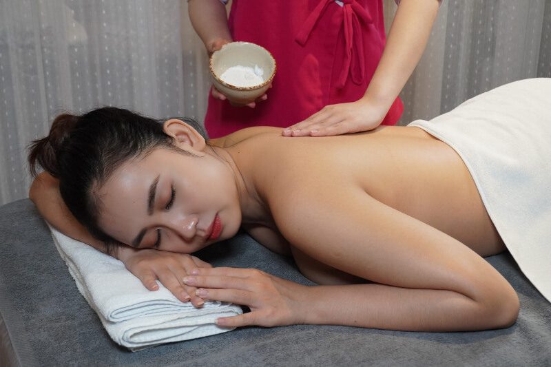 Có nên tắm trắng không? Tắm trắng có ảnh hưởng gì không?