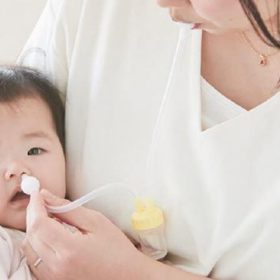 Trẻ bị hắt hơi sổ mũi uống thuốc gì để nhanh khỏi?