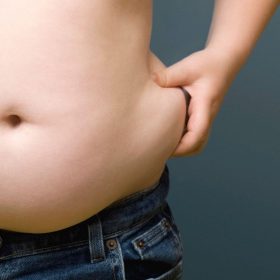 Trước khi đi ngủ nên uống gì để giảm mỡ bụng hiệu quả?