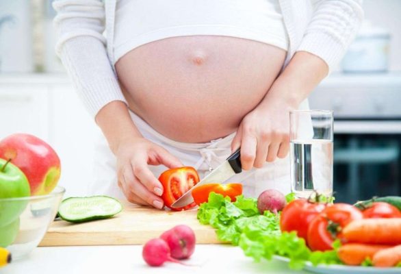 Góc giải đáp: Bà bầu không nên ăn gì?