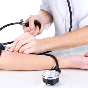 Hướng dẫn cách làm thế nào để hạ huyết áp nhanh chóng tại nhà?