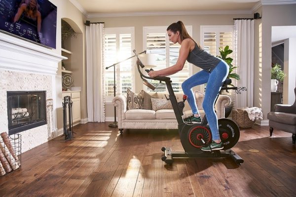 Cách sử dụng xe đạp tập thể dục hiệu quả và an toàn nhất