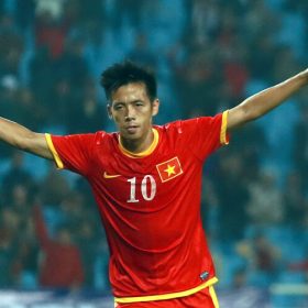 Cầu thủ Văn Quyết - Đội trưởng mẫu mực của tuyển quốc gia Việt Nam