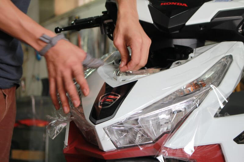 Có nên dán keo xe hay không? Những ưu và nhược điểm khi dán keo xe