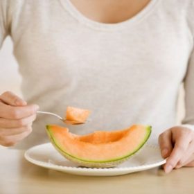 Giải đáp: Dưa lê bao nhiêu calo? Ăn dưa lê có mập không?