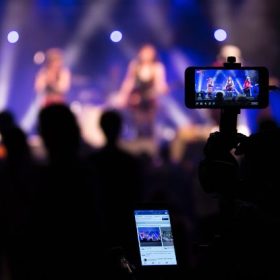 Live stream là gì? Hướng dẫn cách thức phát sóng trực tiếp