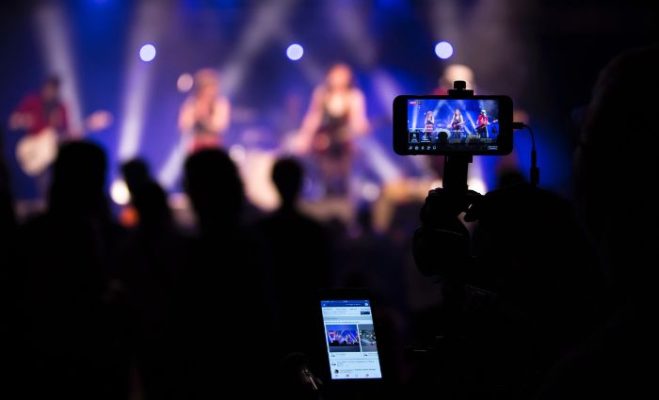 Live stream là gì? Hướng dẫn cách thức phát sóng trực tiếp