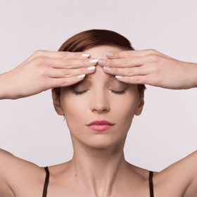 4 Vị Trí Phụ Nữ Nên Massage Thường Xuyên Để Trẻ Đẹp
