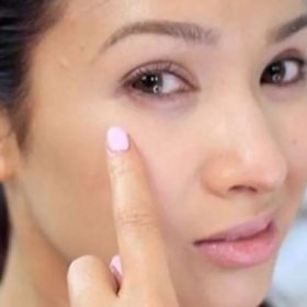 Hỏi đáp: Mắt phải giật nữ là điềm hay là cảnh báo về sức khỏe?