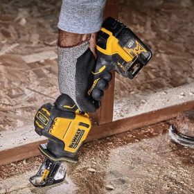 Máy Cưa Cầm Tay Chạy Pin Chính Hãng