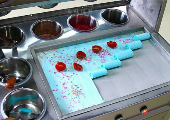 Máy làm kem cuộn bao nhiêu tiền?