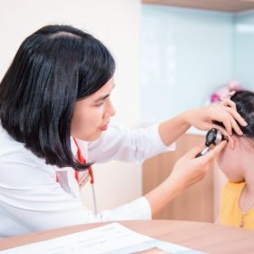 Mẹo chữa viêm tai giữa cho bé cực hiệu quả