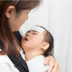 Chia sẻ mẹo trị sốt mọc răng cho bé các mẹ nên biết