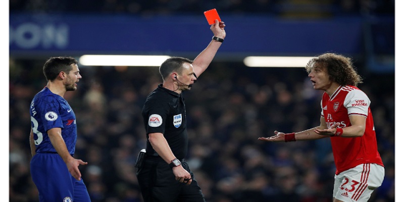 Thẻ Đỏ Bóng Đá Phạt Bao Nhiêu Tiền?