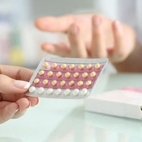 Uống thuốc tránh thai hàng ngày có hại không, những tác dụng phụ kèm theo?