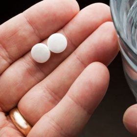 Tìm hiểu uống thuốc tăng vòng 3 có hại không, liệu có nên dùng?