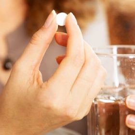 Uống thuốc tránh thai khẩn cấp có hại không, uống thế nào là an toàn?