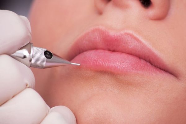 Góc giải đáp: xăm môi kiêng ăn gì?